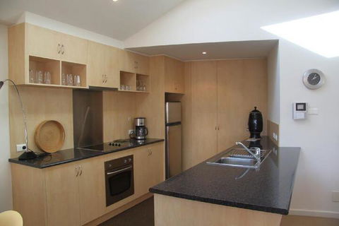 SACKVILLE APARTMENT 1 - Goulburn Accommodation 2