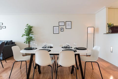 Apartment CBD - Pitt - Goulburn Accommodation 5