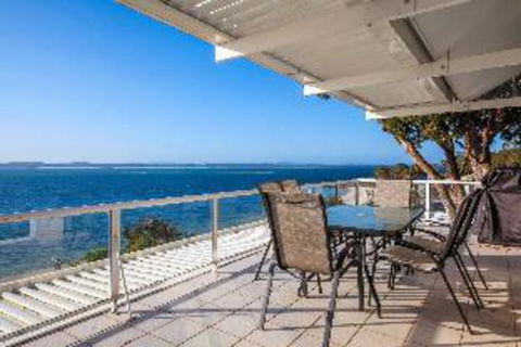 3 Bedroom House Classic View 2 / 49 Victoria Parade FREE WIFI - Goulburn Accommodation 0