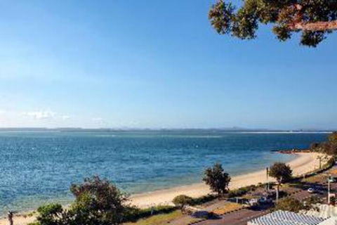 3 Bedroom House Classic View 2 / 49 Victoria Parade FREE WIFI - Goulburn Accommodation 4