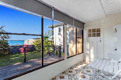 1 Bedroom House Government Road No. 102 PET FRIENDLY - Goulburn Accommodation 3
