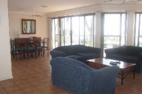 3 Bedroom House Shoal Bay Palm Beach - Goulburn Accommodation 1