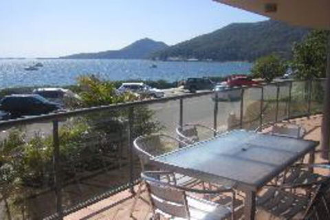 3 Bedroom House Shoal Bay Palm Beach - Goulburn Accommodation 0