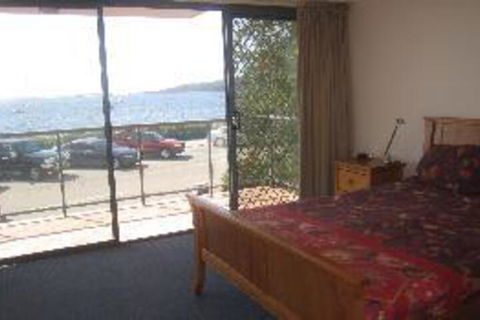 3 Bedroom House Shoal Bay Palm Beach - Goulburn Accommodation 3