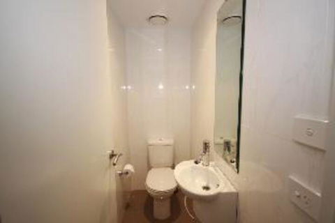 4 Bedroom Apartment Oasis Unit 11 - Goulburn Accommodation 3