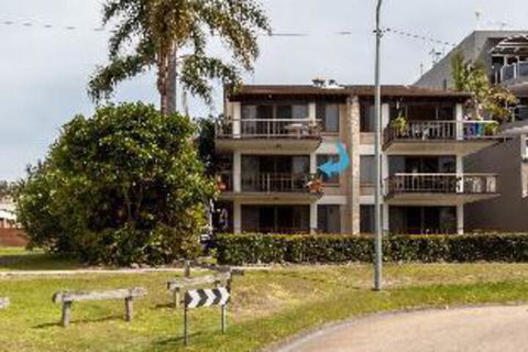 3 Bedroom Apartment Tradewinds Unit 3 - Goulburn Accommodation 2