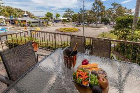 3 Bedroom Apartment Tradewinds Unit 3 - Goulburn Accommodation 0