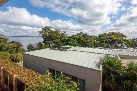 3 Bedroom Villa Moy At Nelson Bay 2 / 30 Thurlow Avenue FREE WIFI - Goulburn Accommodation 1
