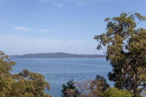 3 Bedroom Villa Moy At Nelson Bay 2 / 30 Thurlow Avenue FREE WIFI - Goulburn Accommodation 4
