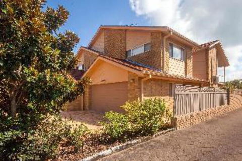 3 Bedroom Villa Moy At Nelson Bay 2 / 30 Thurlow Avenue FREE WIFI - Goulburn Accommodation 2