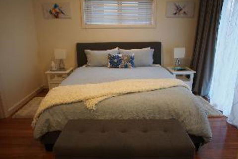 3 Bedroom House Government Road 117a Pollys View FREE WIFI & PET FRIENDLY - Goulburn Accommodation 4