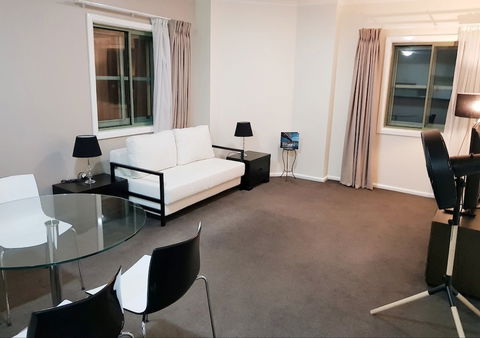 Darling Harbour Modern 1 Bedroom Apartment - Goulburn Accommodation 2