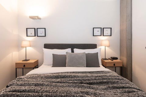 Luxury East Melbourne Apartment - Goulburn Accommodation 3