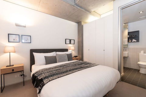 Luxury East Melbourne Apartment - Goulburn Accommodation 6