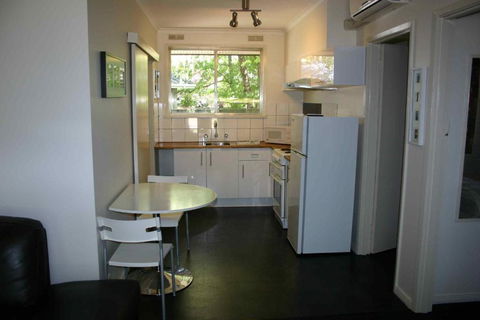 Ageri Holiday Unit - Goulburn Accommodation 6