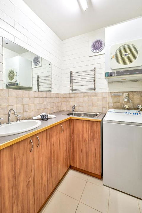 Snow Ski Apartments 07 - Goulburn Accommodation 6