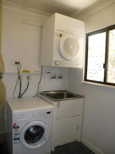 Alicante - Goulburn Accommodation 1