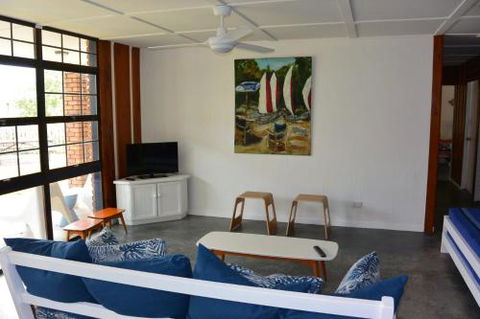 Alicante - Goulburn Accommodation 3