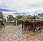 Castaways 36 Cromarty Road Beachfront house - Goulburn Accommodation