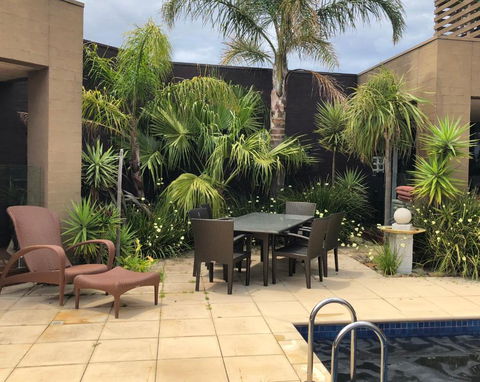 Pacific Paradise - Goulburn Accommodation 6