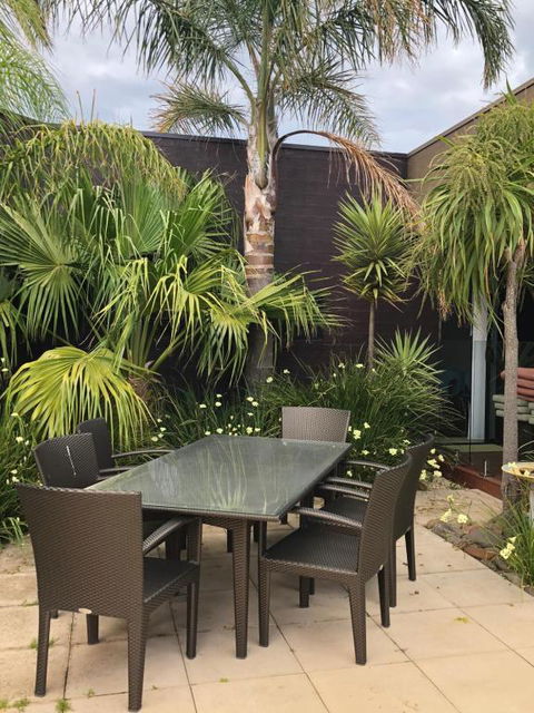 Pacific Paradise - Goulburn Accommodation 1