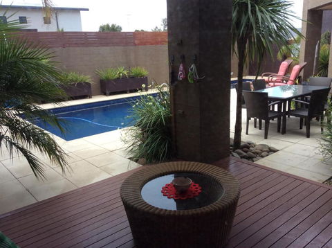 Pacific Paradise - Goulburn Accommodation 5