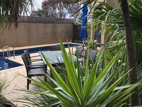 Pacific Paradise - Goulburn Accommodation 2