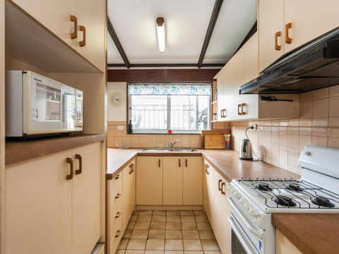 OCEAN SOUNDS Anglesea - Goulburn Accommodation 3
