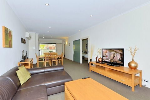 Del Mar 2 - Goulburn Accommodation 0