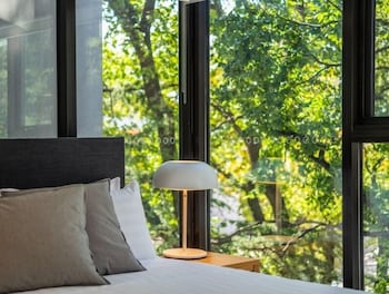 Accommodate Canberra Midnight Apartments - Goulburn Accommodation 5