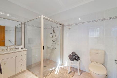 Seascape At 19 Pindari Privacy Space Views - Goulburn Accommodation 6