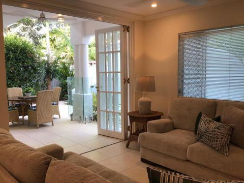 Walk To The Ocean In Five Minutes - Goulburn Accommodation 0