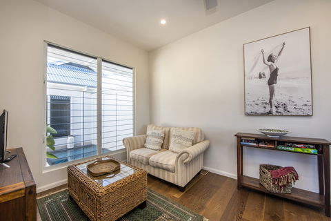Reflections Villa 1 - Goulburn Accommodation 4