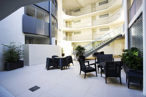 Oshen Holiday Apartments Yeppoon - Goulburn Accommodation 5