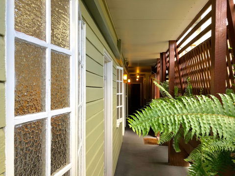 Five 3 Five - The Beachside Barracks - Goulburn Accommodation 3