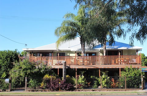 Five 3 Five - The Beachside Barracks - Goulburn Accommodation 0