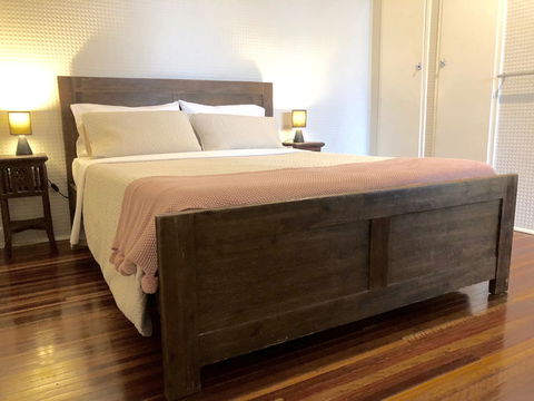 Five 3 Five - The Beachside Barracks - Goulburn Accommodation 4