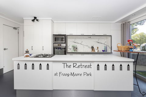 The Retreat At Froog-Moore Park - Goulburn Accommodation 6