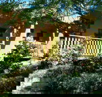 Meredith House - Goulburn Accommodation