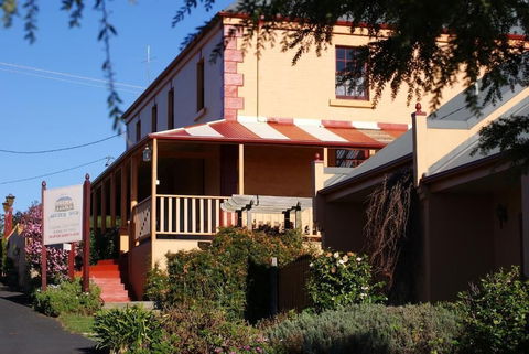 Meredith House - Goulburn Accommodation 1