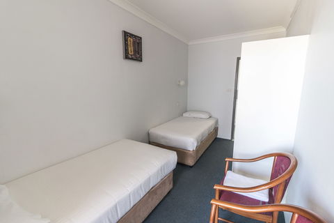 Port Aloha Motel - Goulburn Accommodation 4