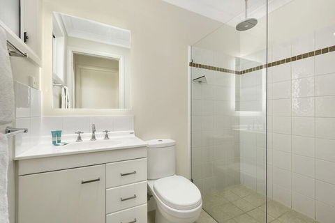 Flynns On Surf Beach Villas - Goulburn Accommodation 4
