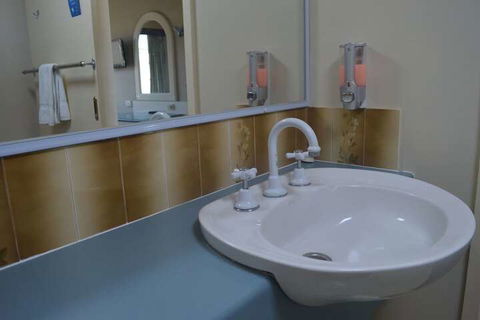 Excelsior Motor Inn - Goulburn Accommodation 7