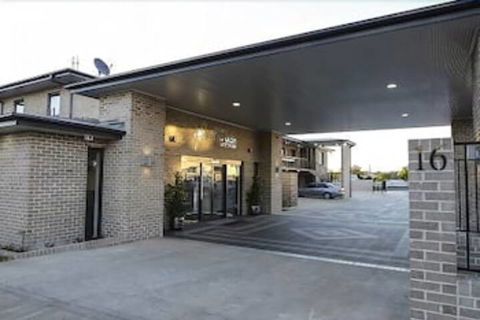 Aastro Dish Motor Inn - Goulburn Accommodation 1