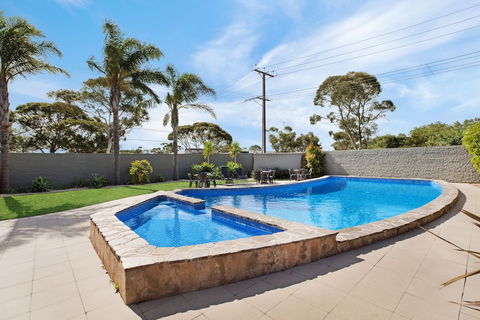 Adelaide Road Motor Lodge - Goulburn Accommodation 1