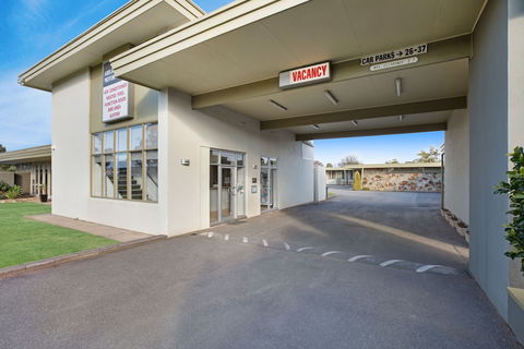 Adelaide Road Motor Lodge - Goulburn Accommodation 0