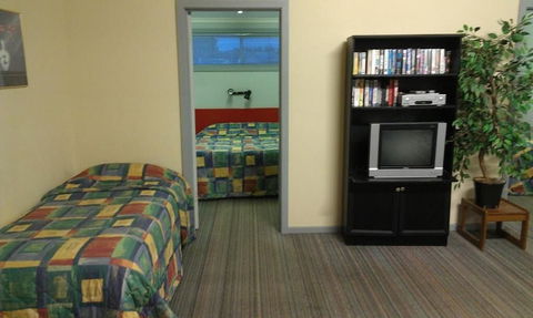 Avalon Motel - Goulburn Accommodation 5