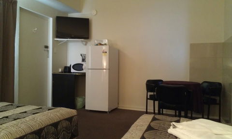 Avalon Motel - Goulburn Accommodation 1
