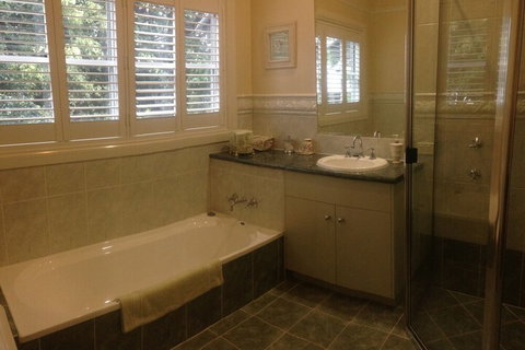 Elindale House Bed & Breakfast - Goulburn Accommodation 7