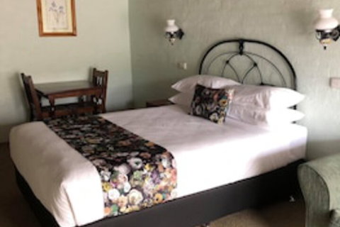 Olde Horsham Motor Inn - Goulburn Accommodation 0